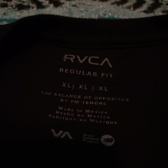 RVCA Artist Network Program screenprinted Graphic tee - Picture 4 of 5